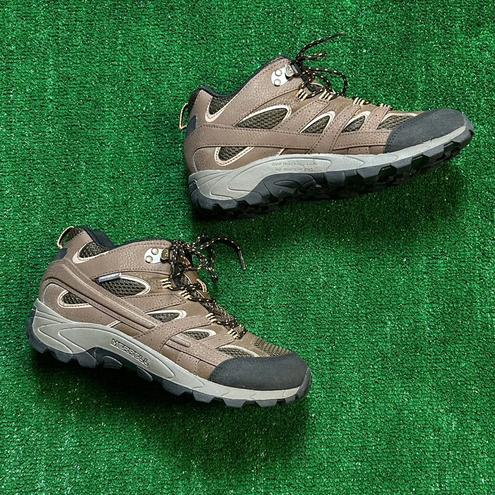 Merrell Moab 2 Mid Waterproof Hiking Boots Youth 7M Women 8.5/ 9